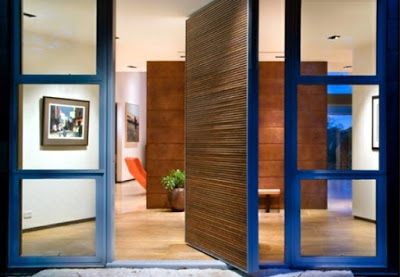 desain pintu rumah minimalis terbaru dari kayu dan kaca